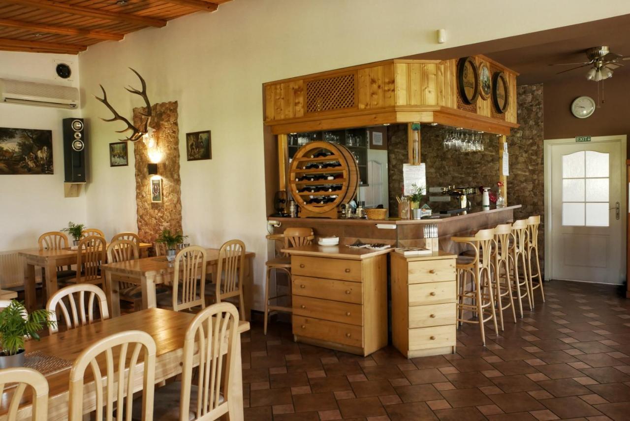 Penzion-Restaurant U Svabku تاخوف المظهر الخارجي الصورة